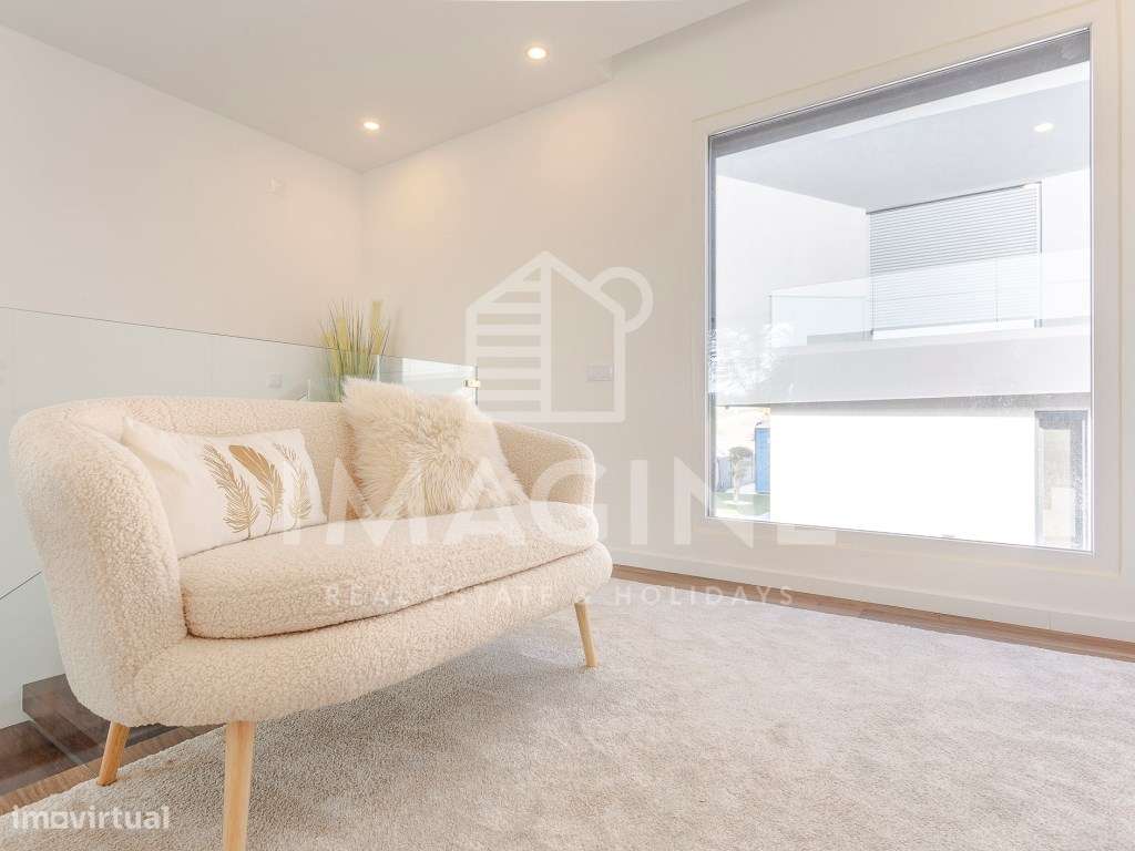 Moradia V2, de Arquitetura Moderna com Piscina e jardim - Urbanizaç...-31