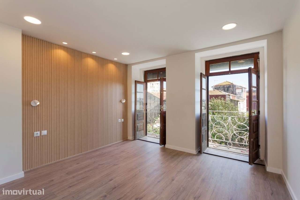 T1 com Espaço Exterior no Bonfim e Vista Douro – 2º Piso | Ideal para-5