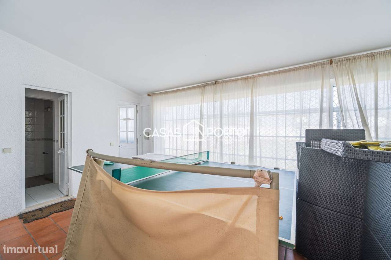 Moradia V5 - Estilo Americano com Piscina e Campo de Ténis – Entre-21