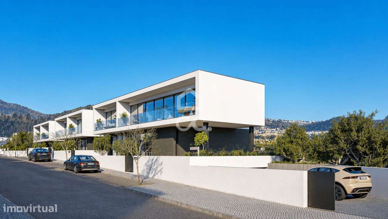 Moradia T3+1 nova, com jardim e terraço, em condomínio privativo com p-3