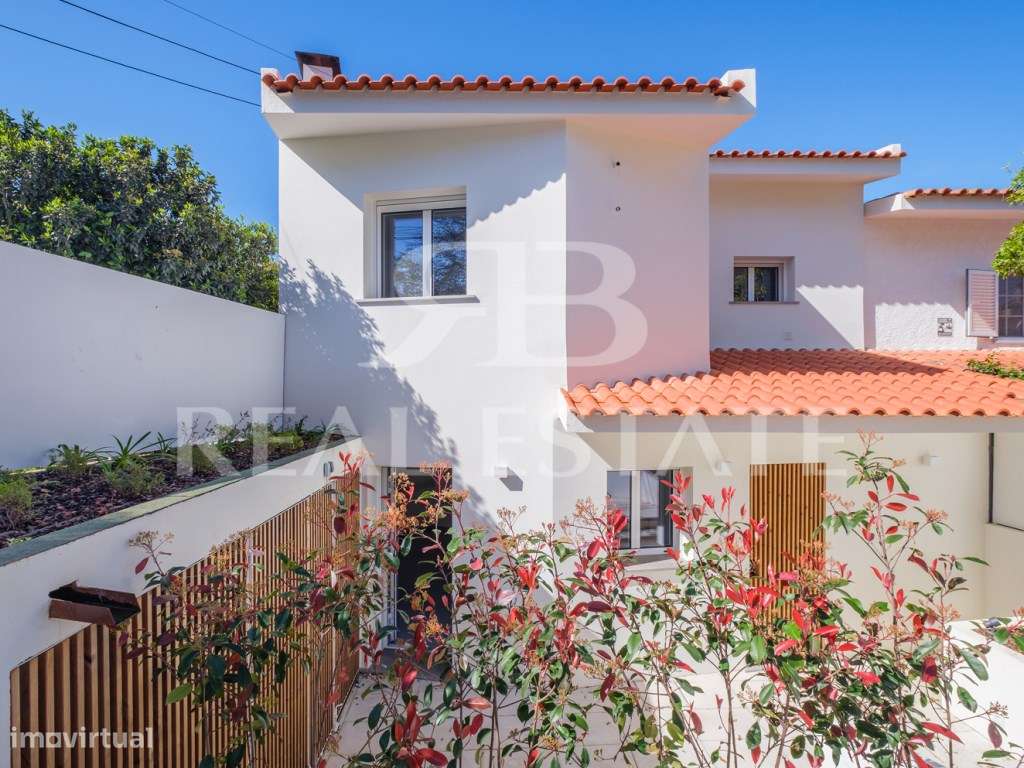Moradia T4 com Jardim e Piscina no Monte Estoril - Cascais-44