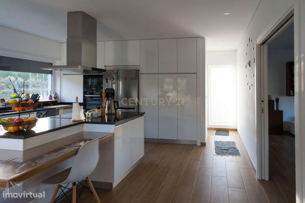 Moradia, 114 m², Barcos e Santa Leocádia-21