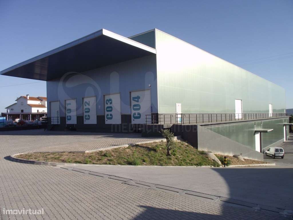 Armazem em Coimbra - Grande imagem: 5/7