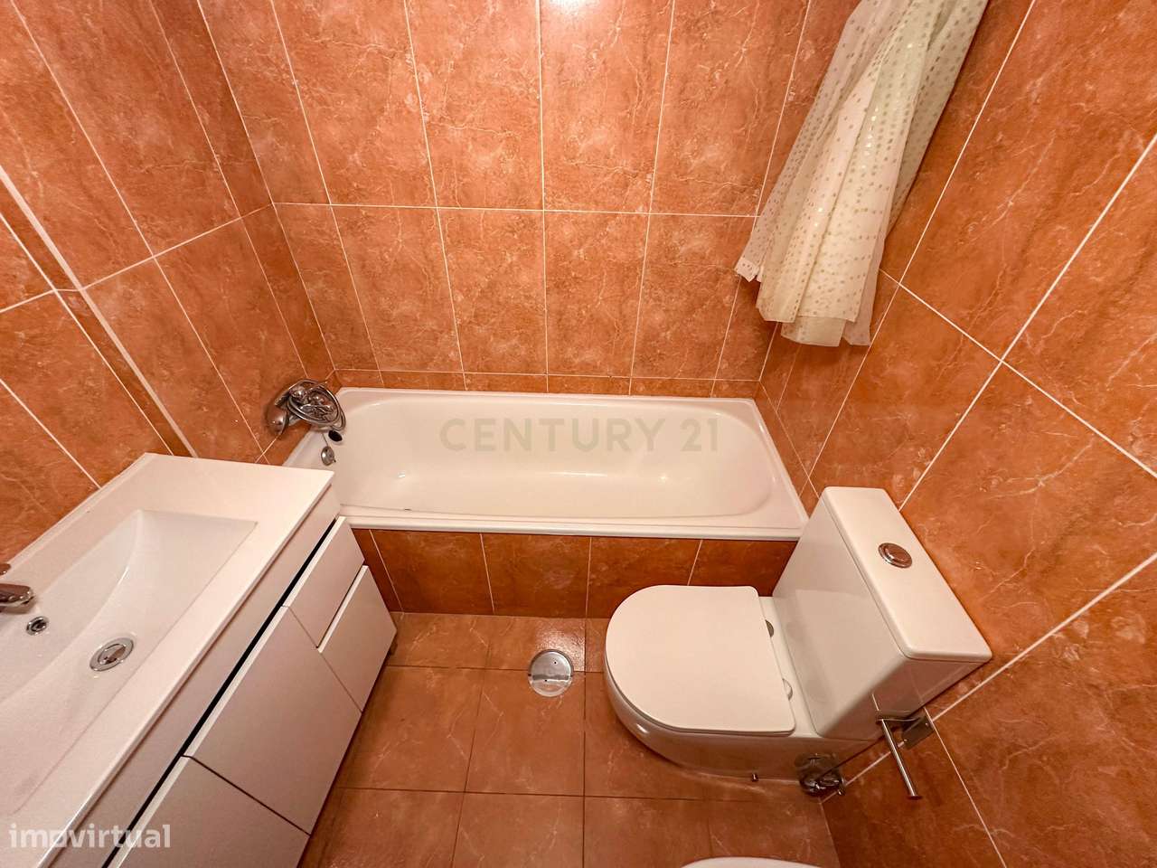 T2 ultimo piso junto ao centro- paredes-35