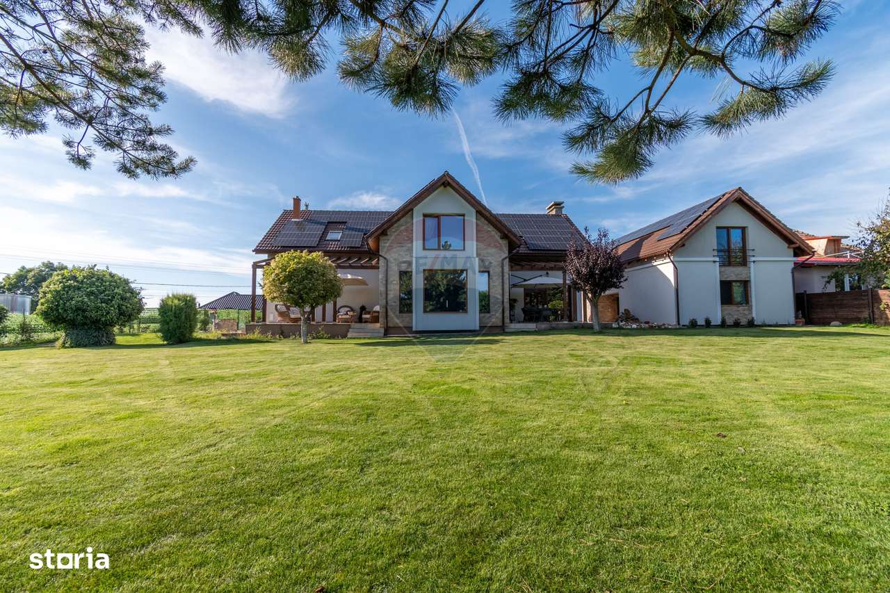 Proprietate exclusivista de vanzare: 2 case | 9 camere | 2000 mp teren-1