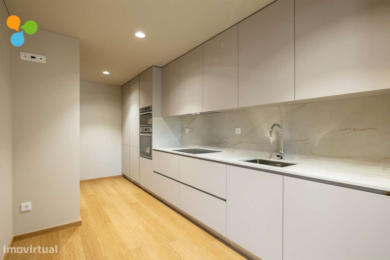 Apartamento T2 novo c/ terraço e 2 lugares de garagem-5