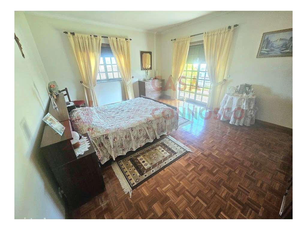 Moradia T3+T2 com garagem e jardim.-23
