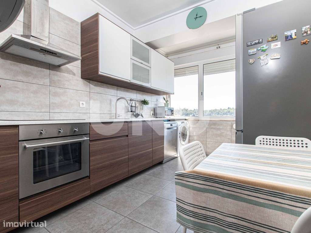 Apartamento T2 remodelado em Vialonga!-7