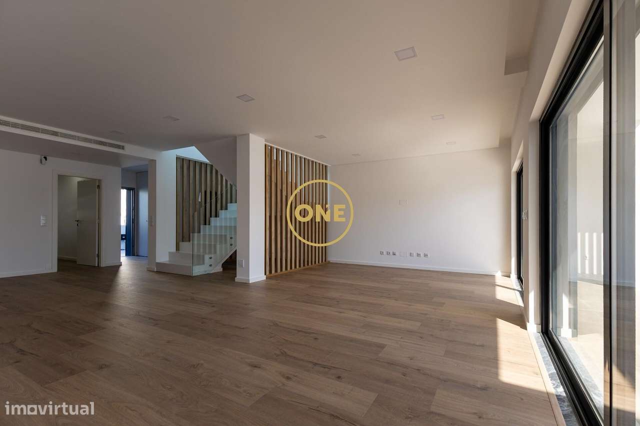 Moradia T4 em Condomínio c\ Piscina - Grande imagem: 3/51