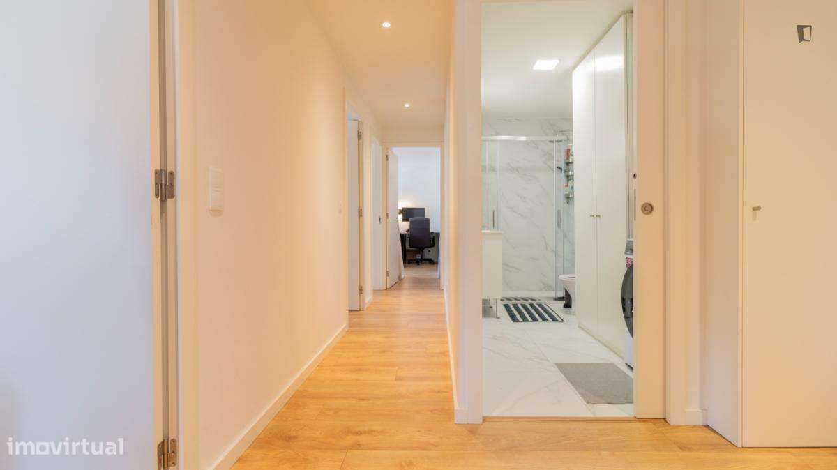 Apartamento com 3 quartos - localizado em Ramalde Porto - Grande imagem: 4/7
