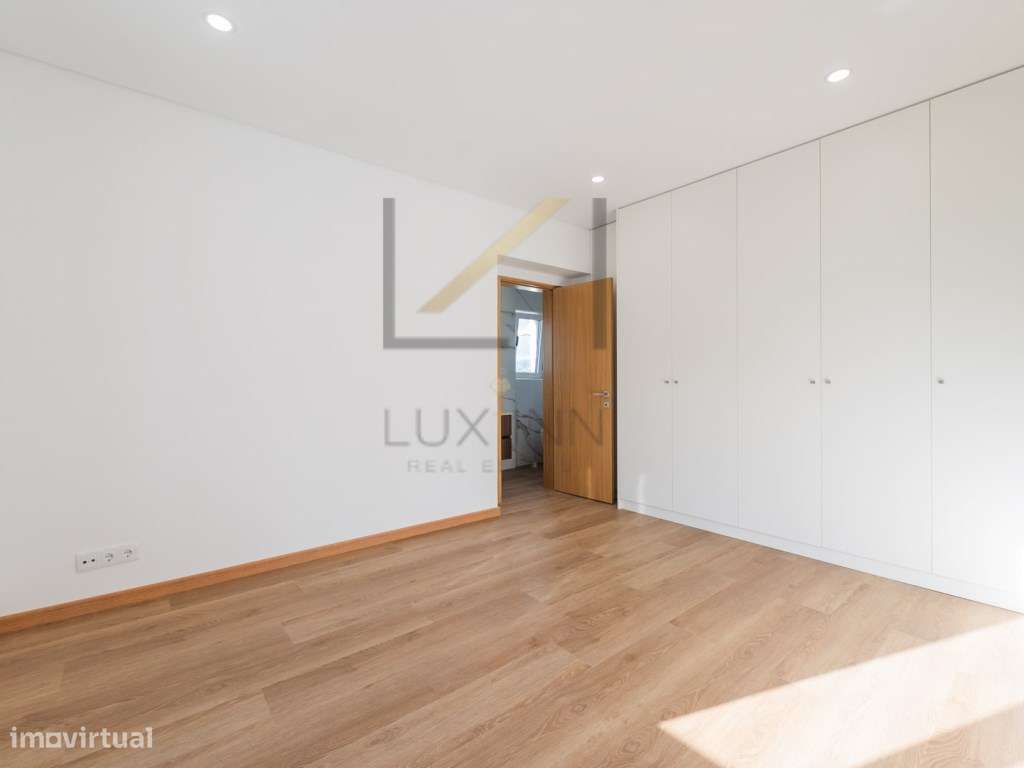 Moradia T5 Recuperada com Piscina, 2 Suítes e Garagem - Lote Isolad... - Grande imagem: 5/60