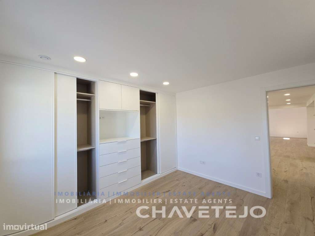 Moradia T4 Moderna c/ Garagem, estilo e Conforto a um Passo de Tomar-19