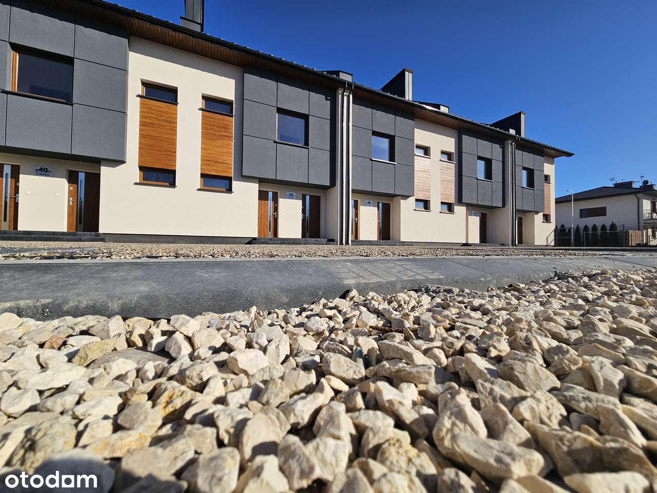 Własny zielony zakątek! 45 m² mieszkanie na parterze!-0