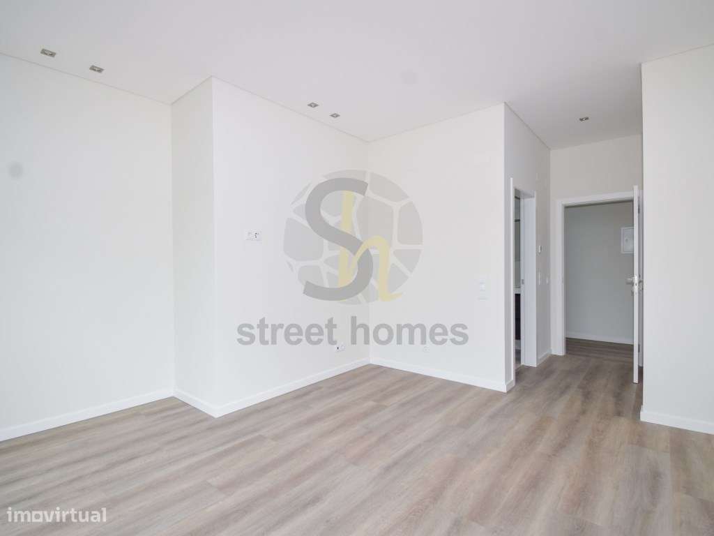 Moradia Nova V4 no Centro da Parede-27