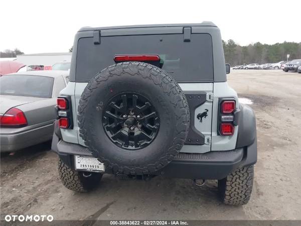 Ford Bronco - 17