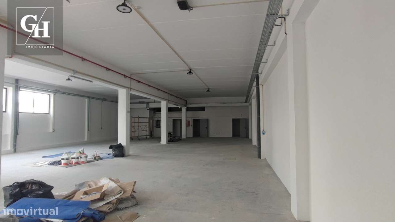 Armazém Industrial com 530 m²-7
