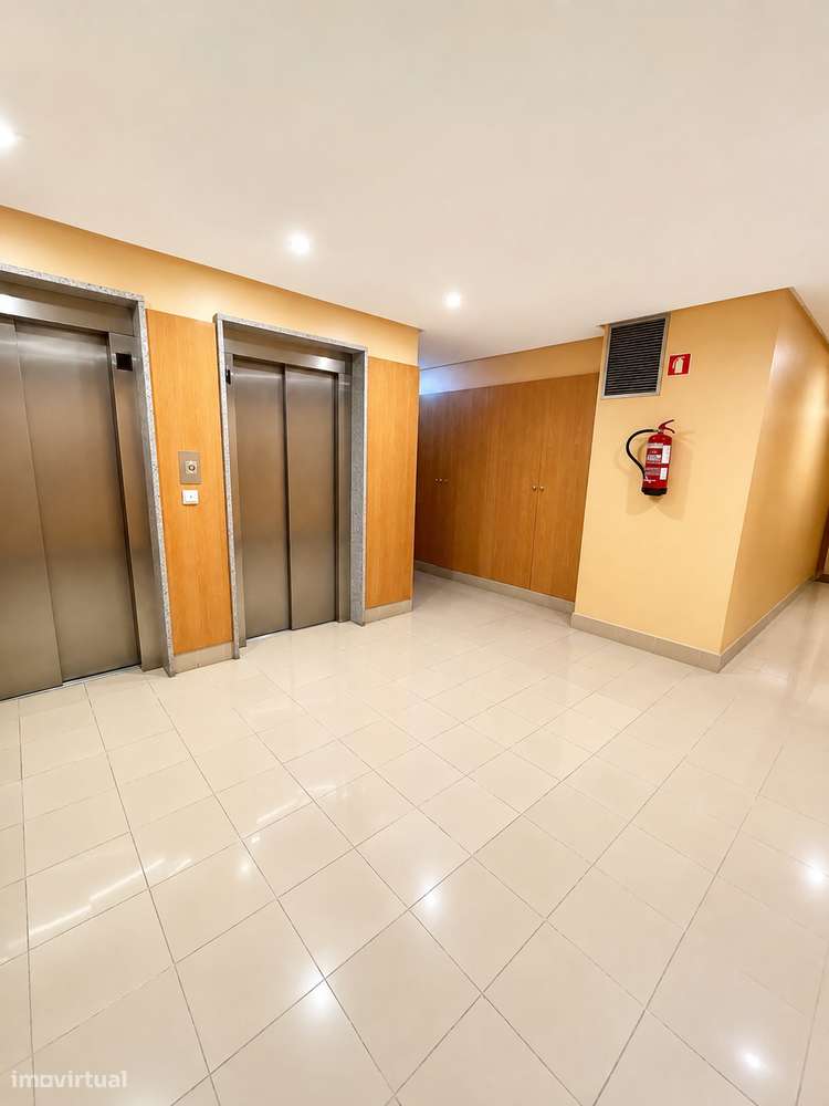 Apartamento T3 Lordelo do Ouro-9