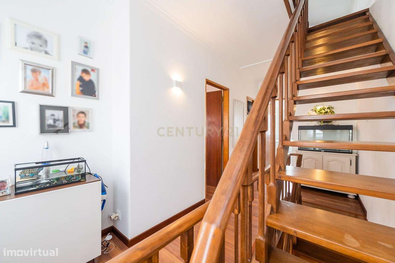 Propriedade com duas moradias geminadas-15