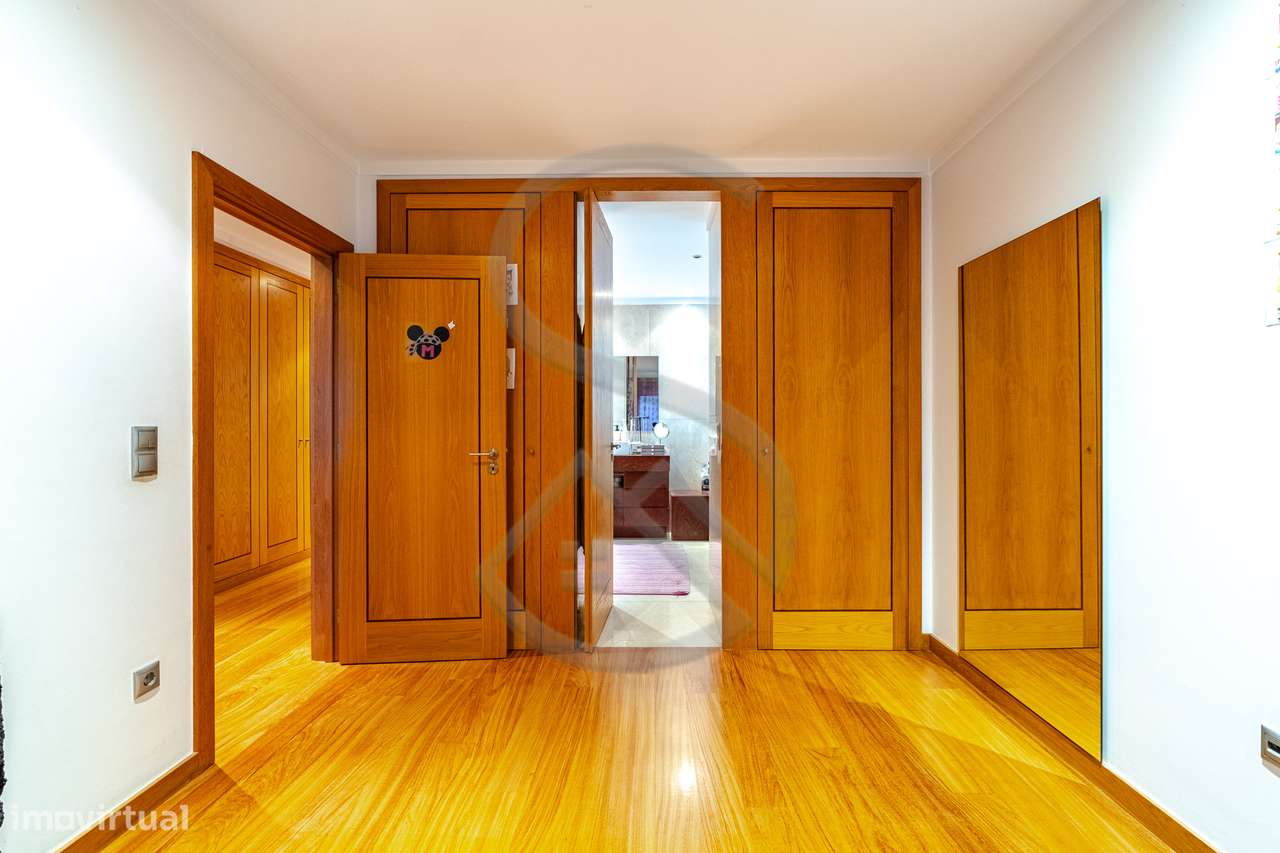 Apartamento T3 de Luxo em Vilar do Paraíso e Mafamude-13