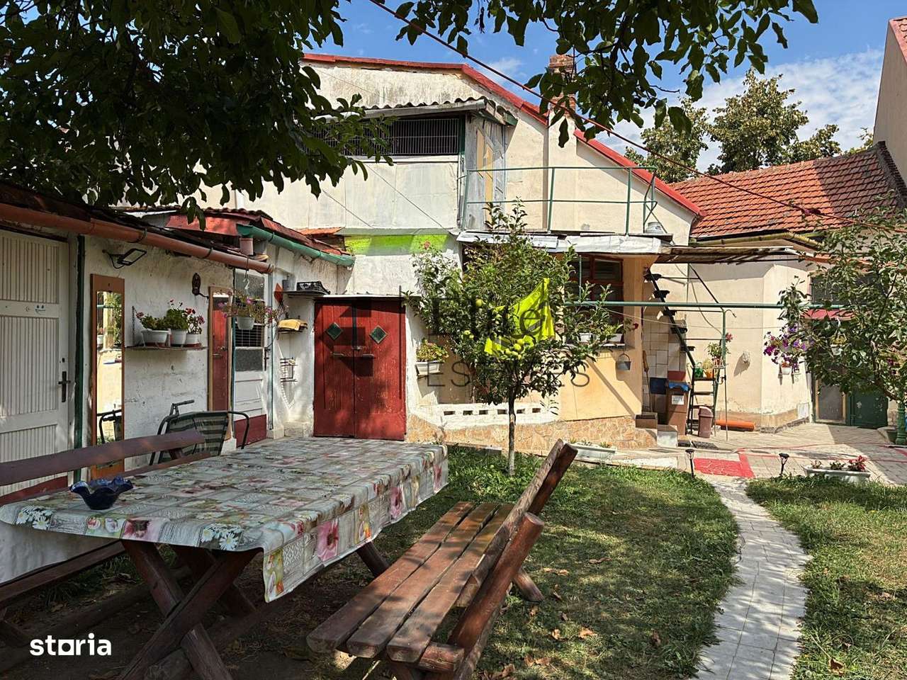 Casa de vanzare cu 411 mp teren ultracentral in Oradea - Imagine principală: 4/7