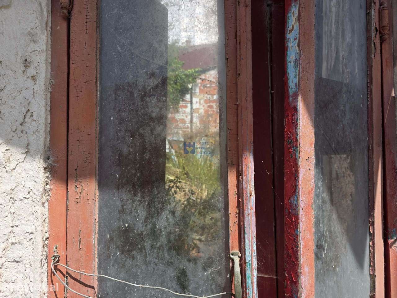 Moradia em ruina com logradouro Ourém-3