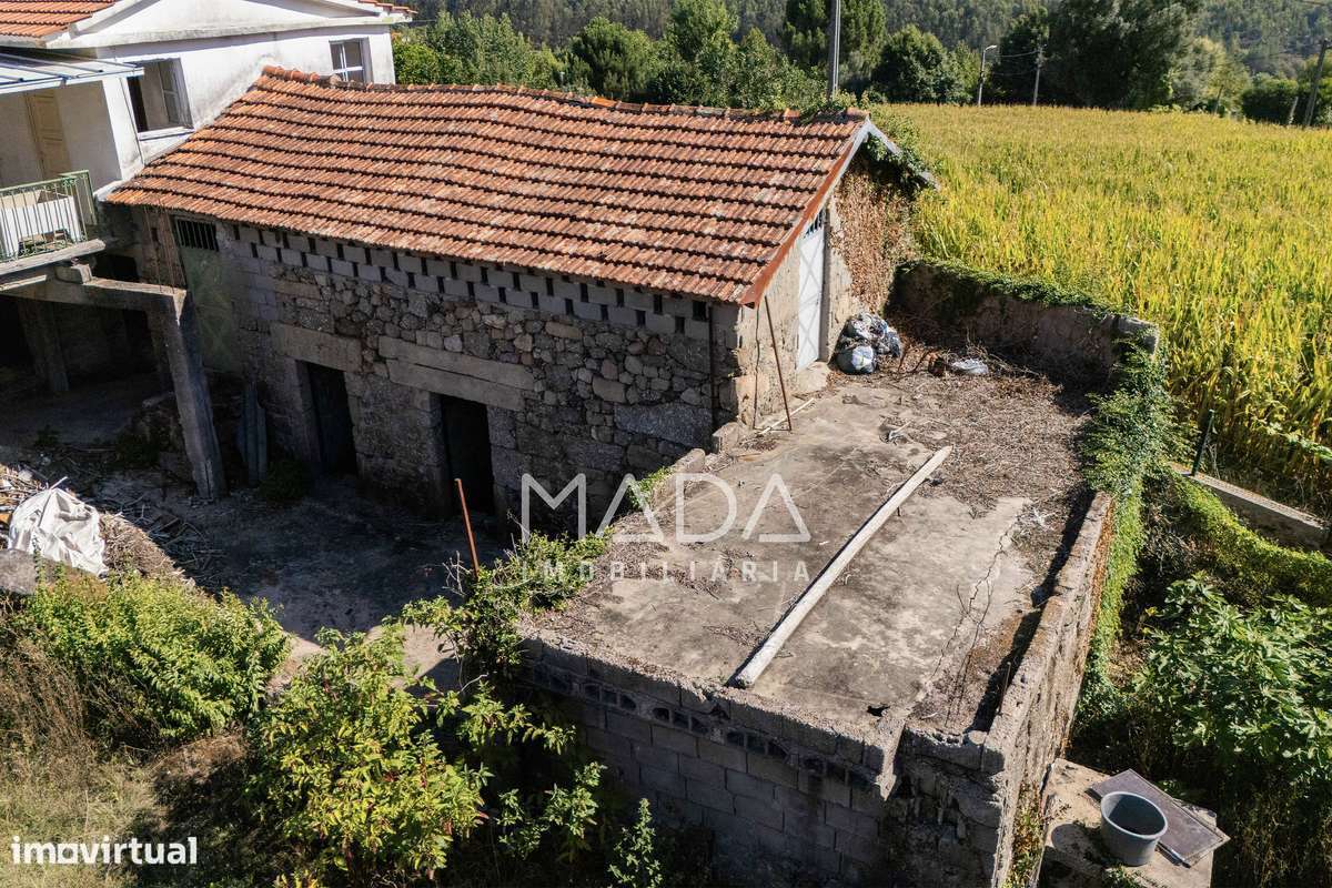 Moradia T3 c/1090m2 de terreno p/reabilitar em Guimarães - Grande imagem: 5/33