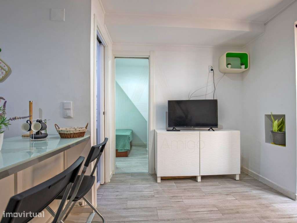 Apartamento T1 no Coração de Sesimbra - A 2 Minutos da Praia!-9
