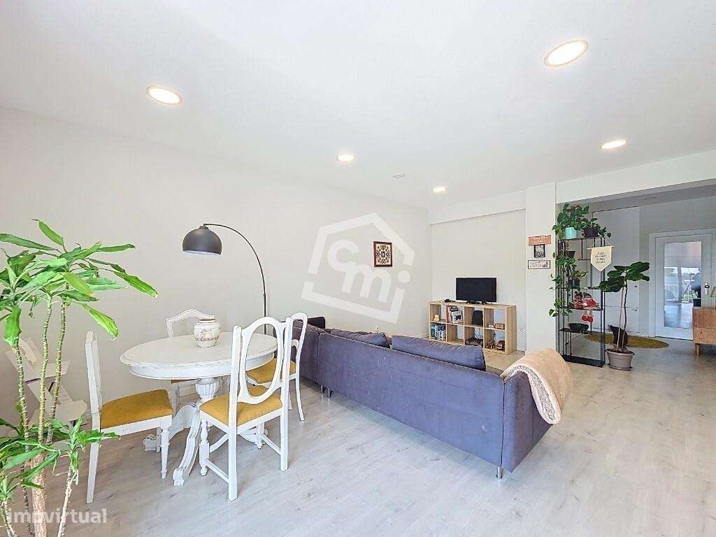 T2 Renovado com 100m2 de área útil no Centro de Matosinhos-7