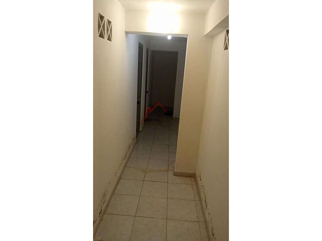 APARTAMENTO T3 + 2 CASAS DE BANHO + CAVE-15