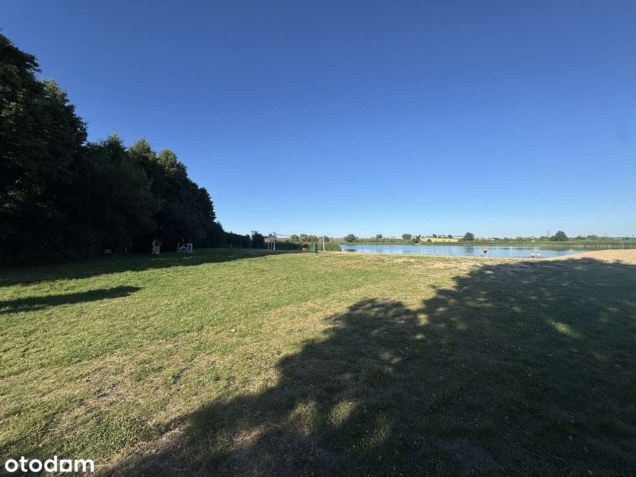 blisko jezioro i plaża zagospodarowana-9