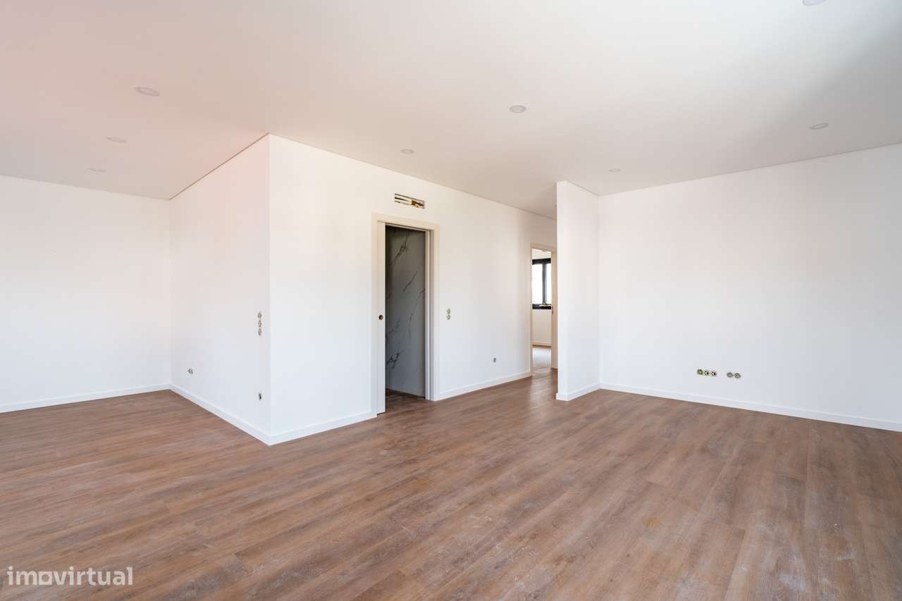 Andar-moradia T2 totalmente remodelado no centro de Valbom - Gondomar-5