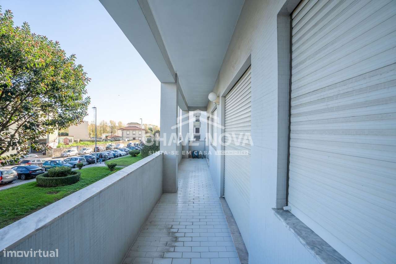 Apartamento T2  c/ Varanda e Garagem Matosinhos-18