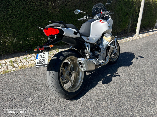 Moto Guzzi V100 Mandello - 17