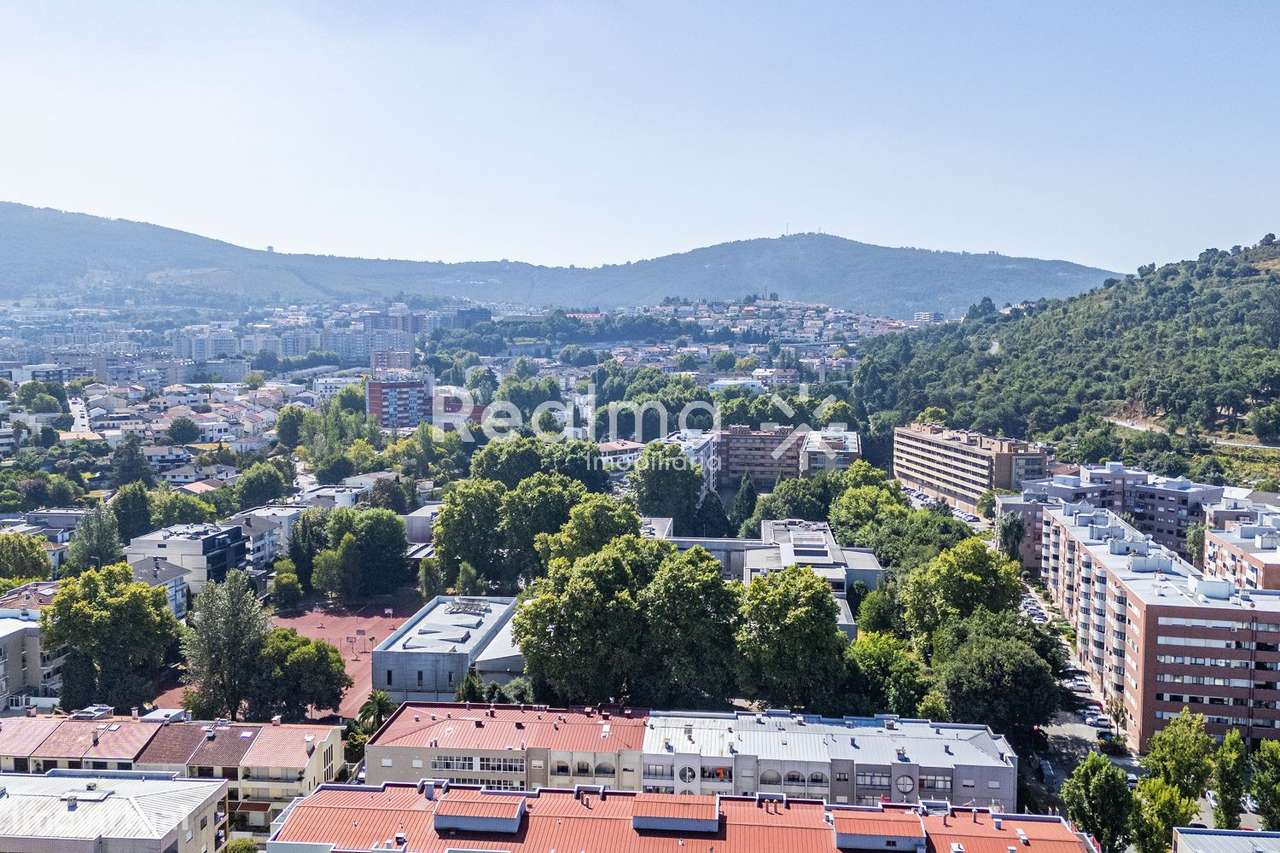 Apartamento T2 Renovado - S.José de S.Lazaro-32