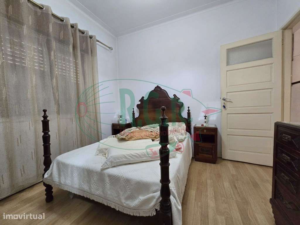 INVESTIMENTO - T5 Entrada Independente | Garagem | Peq. Quintal | C...-17