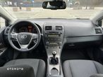 Toyota Avensis 2.0 Premium - 19