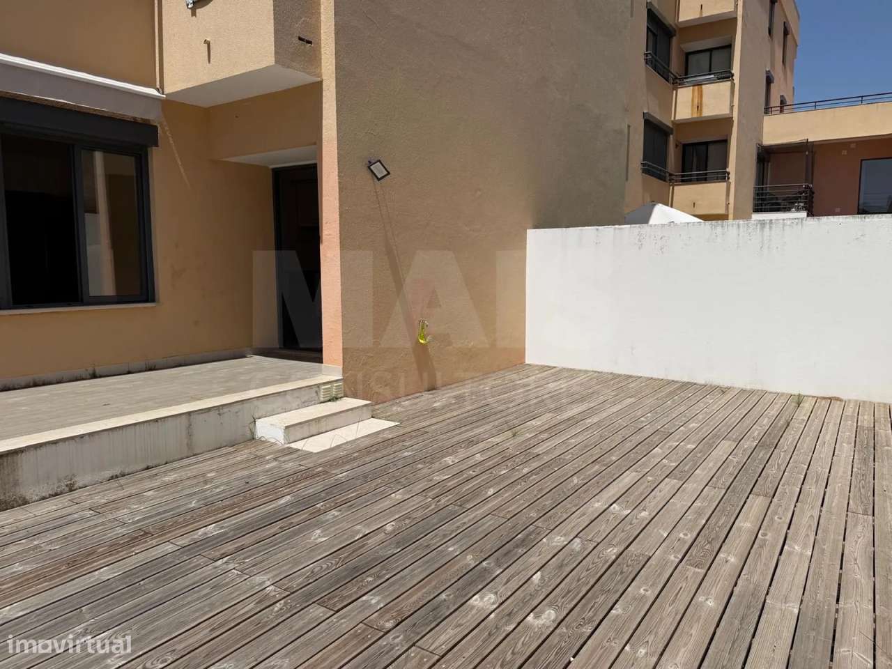 Apartamento T2 Semi-Novo | Terraço | Garagem | Bombarral-22