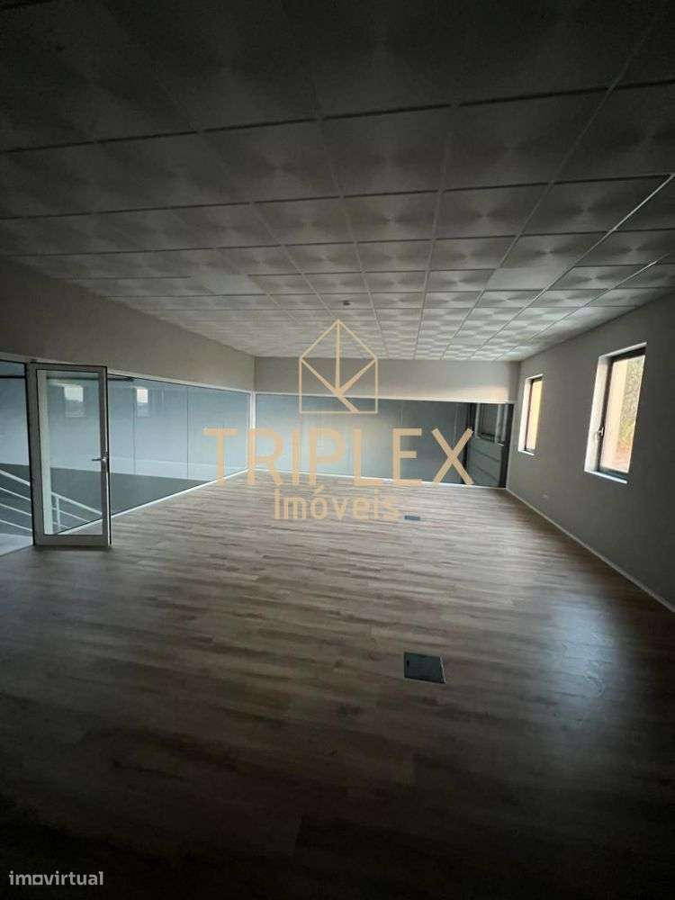 Armazém - Póvoa Varzim - com grande área de escritórios, novo. - Grande imagem: 5/32