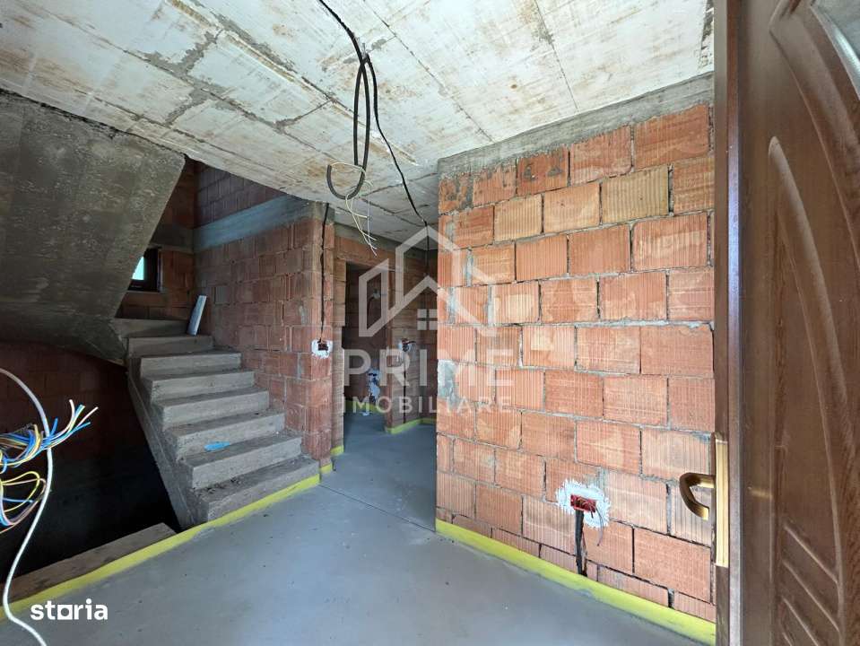 DE VANZARE - CASA LA ROSU, 5 camere, 240 mp utili - D+P+1 - Micesti - Imagine principală: 2/12