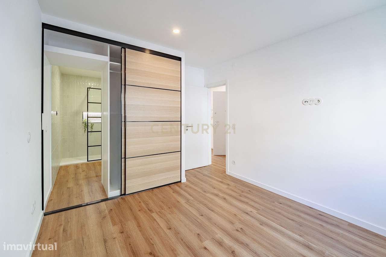 Apartamento T2 Fogueteiro com Logradouro-19