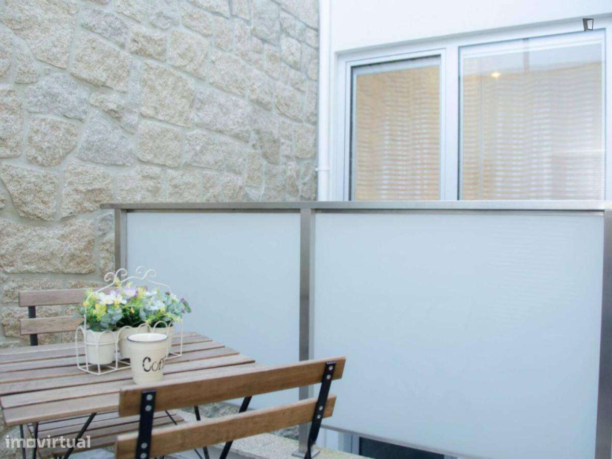 Apartamento com 1 quartos - localizado em Cedofeita Porto - Grande imagem: 2/6