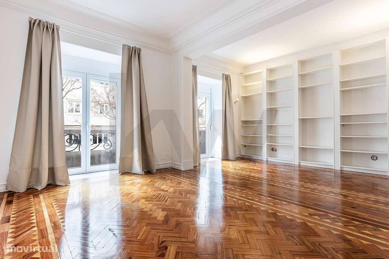 T4 remodelado com terraço de 120m2 | Rua Rodrigo da Fonseca - Grande imagem: 2/39