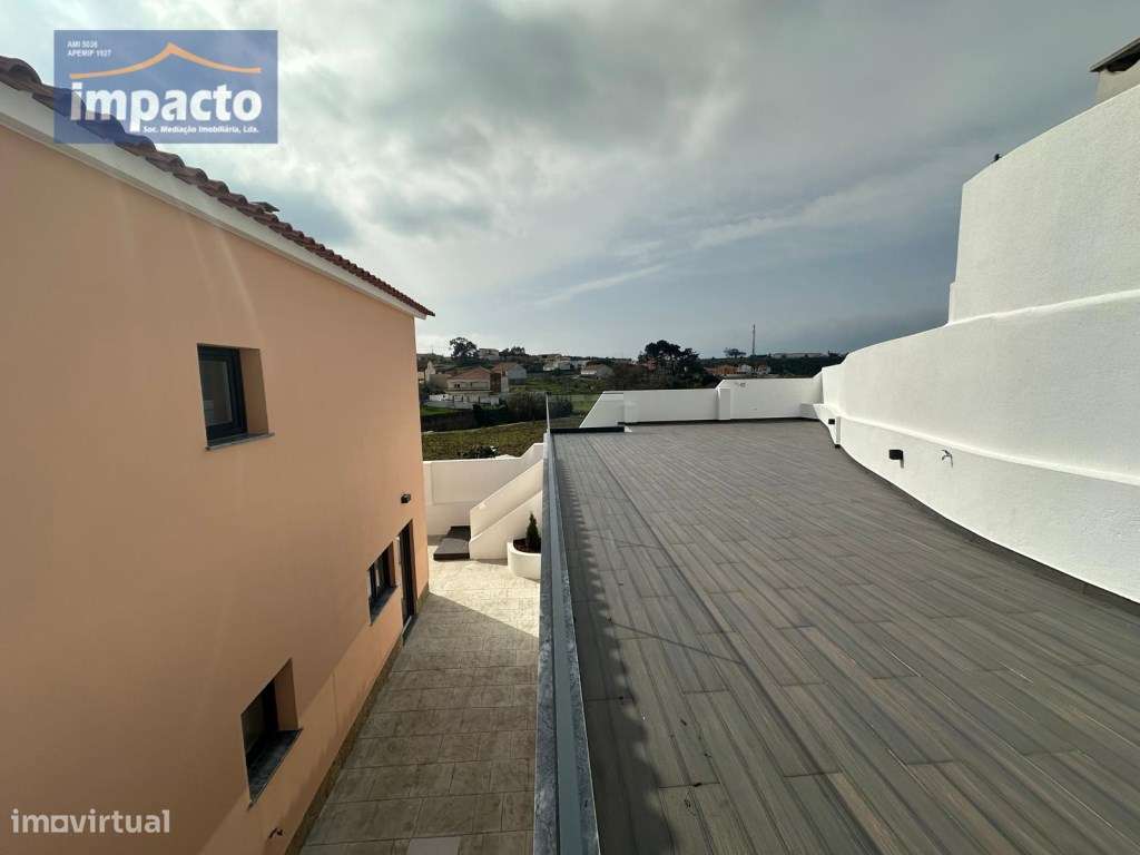 MORADIA ERICEIRA, 2 PISOS, DECK-15