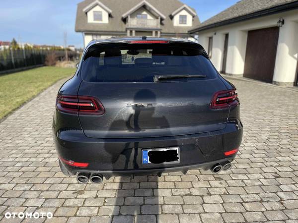 Porsche Macan Turbo - 4