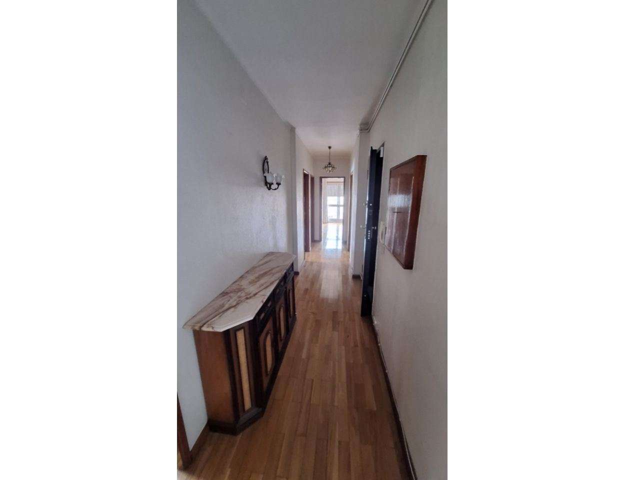 T2 + 1 com lugar de garagem no centro da Maia-0