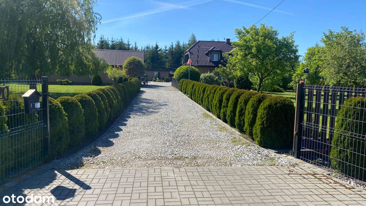 Idealny dom na wygodne życie poza miastem-16