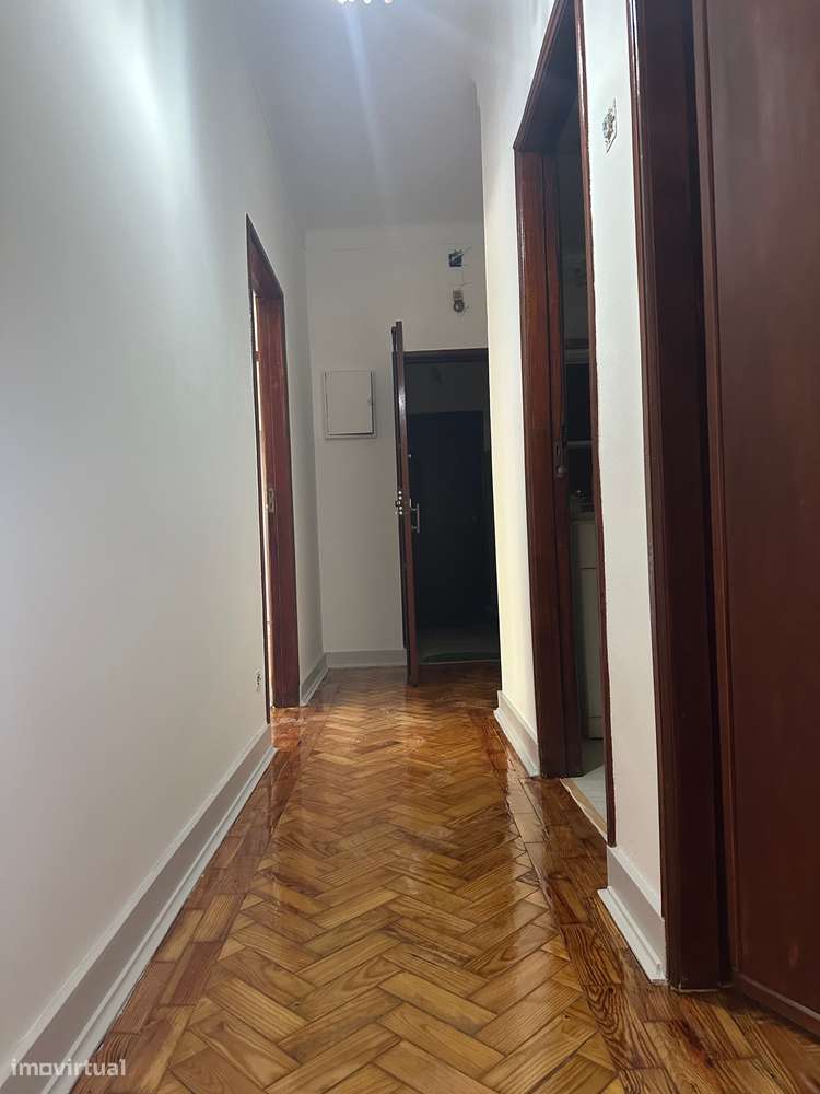 Apartamento T3+2, com 3 casas de banho e garagem-3