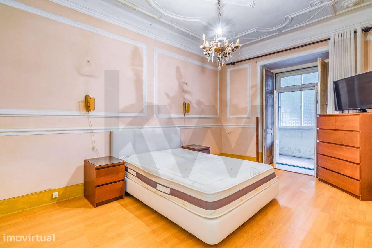 T3 com Logradouro 47m2 | 195m2 | Arroios | Metro | Para Renovar - Grande imagem: 3/24