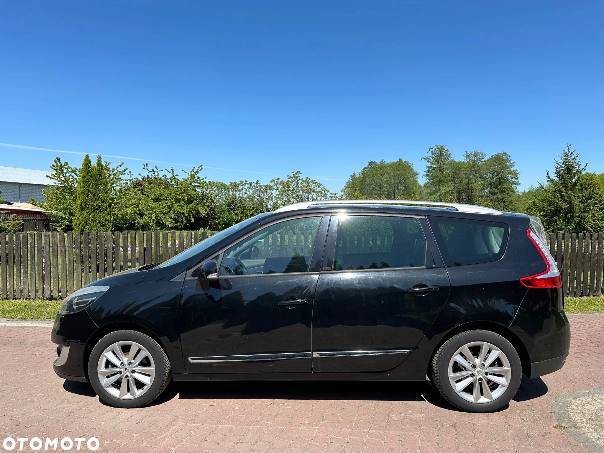 Renault Scenic dCi 110 EDC Paris - 6