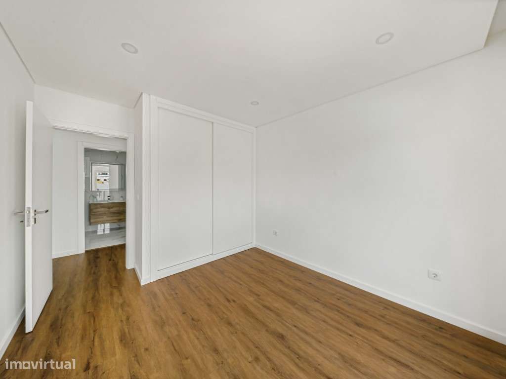 Moradia T3 Isolada com Piscina-21